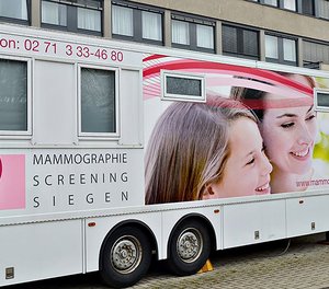 Das Mammobil der Mammographie-Screening-Einheit Siegen-Olpe-Hochsauerland macht in der Zeit vom 2. September bis 25. Oktober wieder Station am Städtischen Krankenhaus in Brilon.