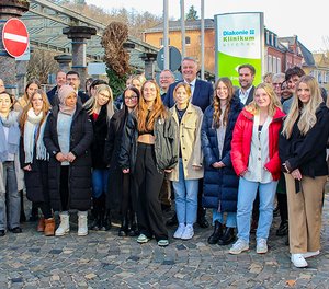 Im Diakonie Klinikum in Kirchen suchte die CDU-Delegation um Gordon Schnieder den Austausch mit Experten aus der Pflege sowie Schülerinnen und Schülern der benachbarten Pflegeschule.  
